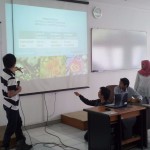 Suasana Presentasi Mahasiswa Fitogeografi Pohon di Fakultas Kehutanan UGM